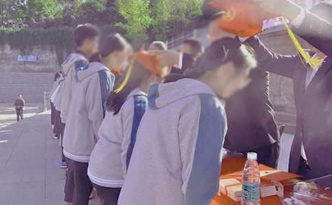 成人禮上寫給愛兒的一封信的勵志文章