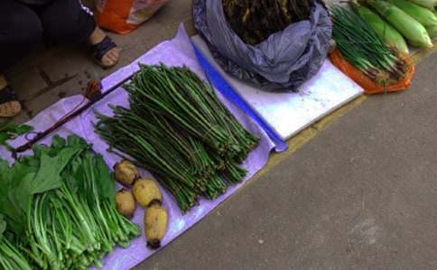 第一次擺地?cái)?五年級(jí)-記敘文