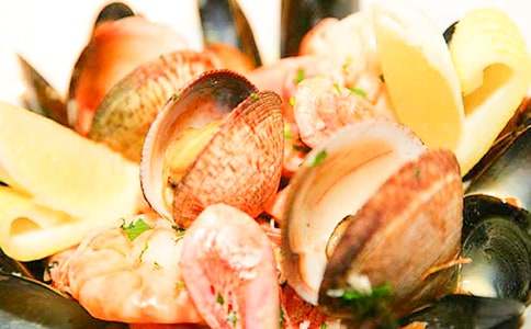 描寫人物吃海鮮的作文