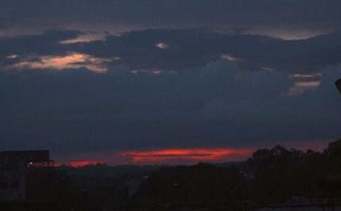 黑夜彩虹初三作文