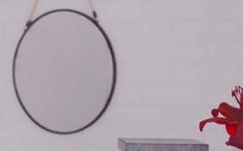 一面鏡子現(xiàn)香水