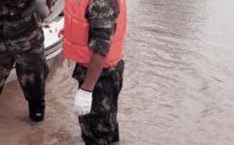 ���铌�U-�Α�����700��