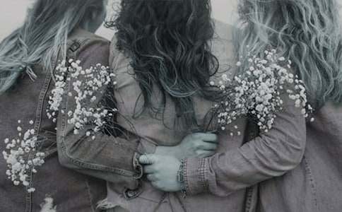 �ɐ۵�Ů����500������