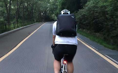 �옷���T����������