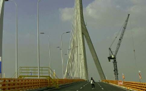 �������Z(y��)���ǜ�ͨ�Ę������ģ�ͨ��36ƪ��