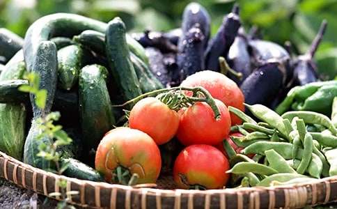 ���и�������1000�֣�δ���߲�