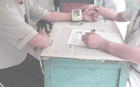 �w�z����700��