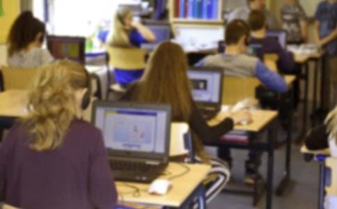 �и��M�A�~�R���Y(ji��)