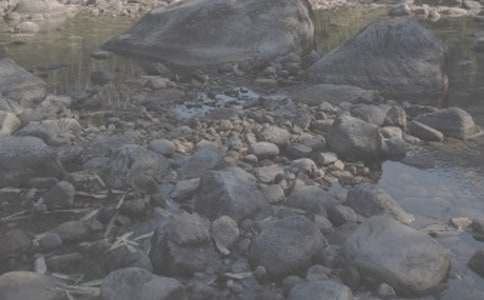 描寫溪流的比喻句