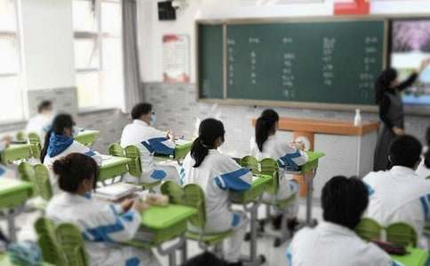 新學(xué)期開學(xué)第一課主題班會的教案(精選21篇)