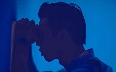 我被噩夢包圍著作文